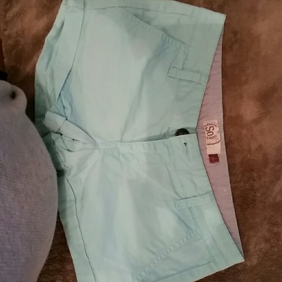 Shorts - Picture 2 of 3